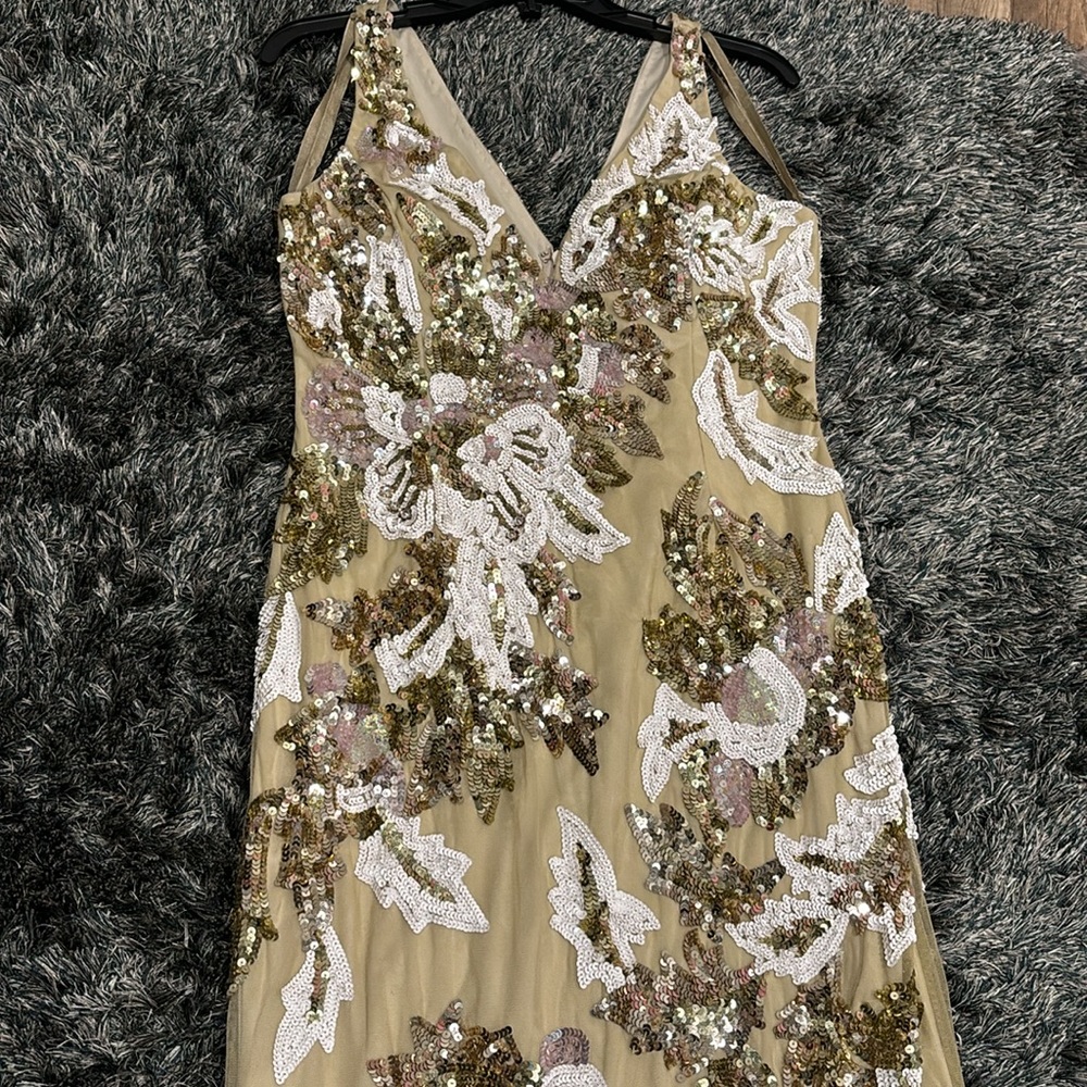 NWOT Mac Duggal floral embellished sequin v neck gown - Picture 16 of 16